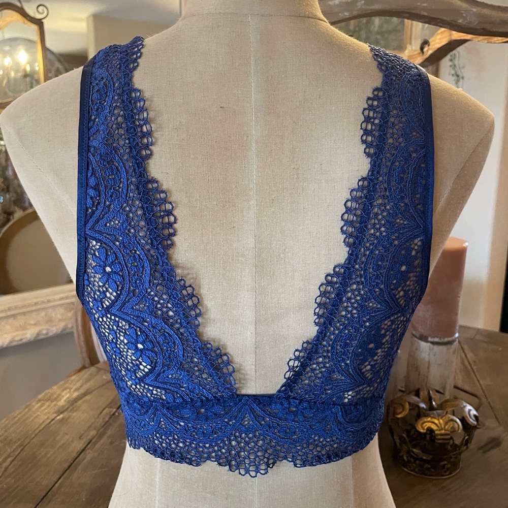 💙 Victoria’s Secret Bralette Navy Blue Lace 💙 - Picture 4 of 6